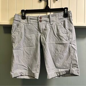 OLD NAVY Size  0 women’s  Gray/Blue Cotton Blend Pocket Stretch Low Rise Shorts
